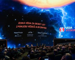 oslava v Planetariu